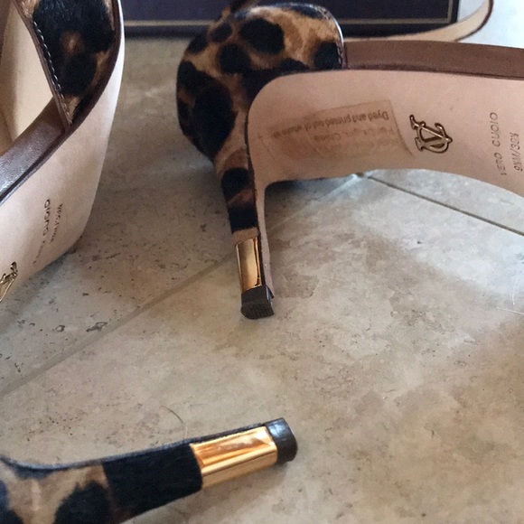 Shoes - Picture 4 of 7